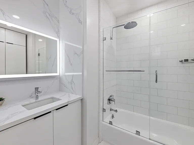 201 Sansome St #401 — Photo 11