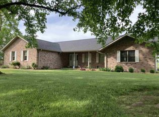 608 Grouseland Dr, Vincennes, IN 47591