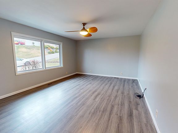 3rd image of 116 Orchard Dr