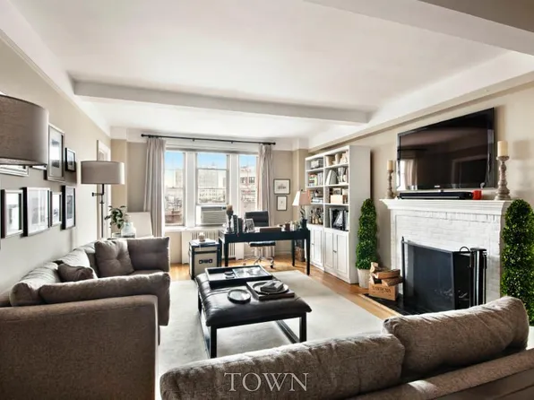 45 Christopher Street image 1 of 4