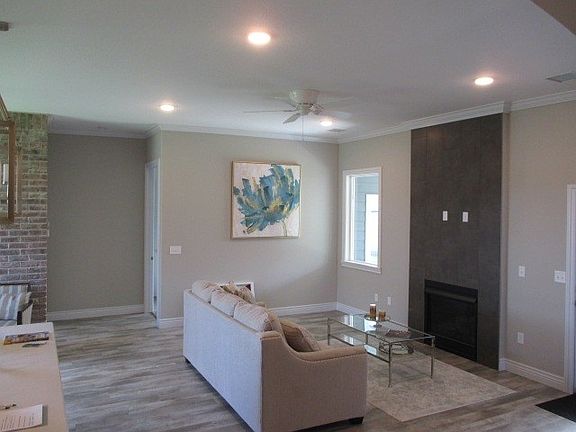2nd image of 1366 S Sierra Hills St