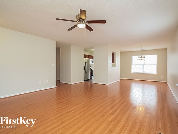 3rd image of 548 Bedford Knoll Dr
