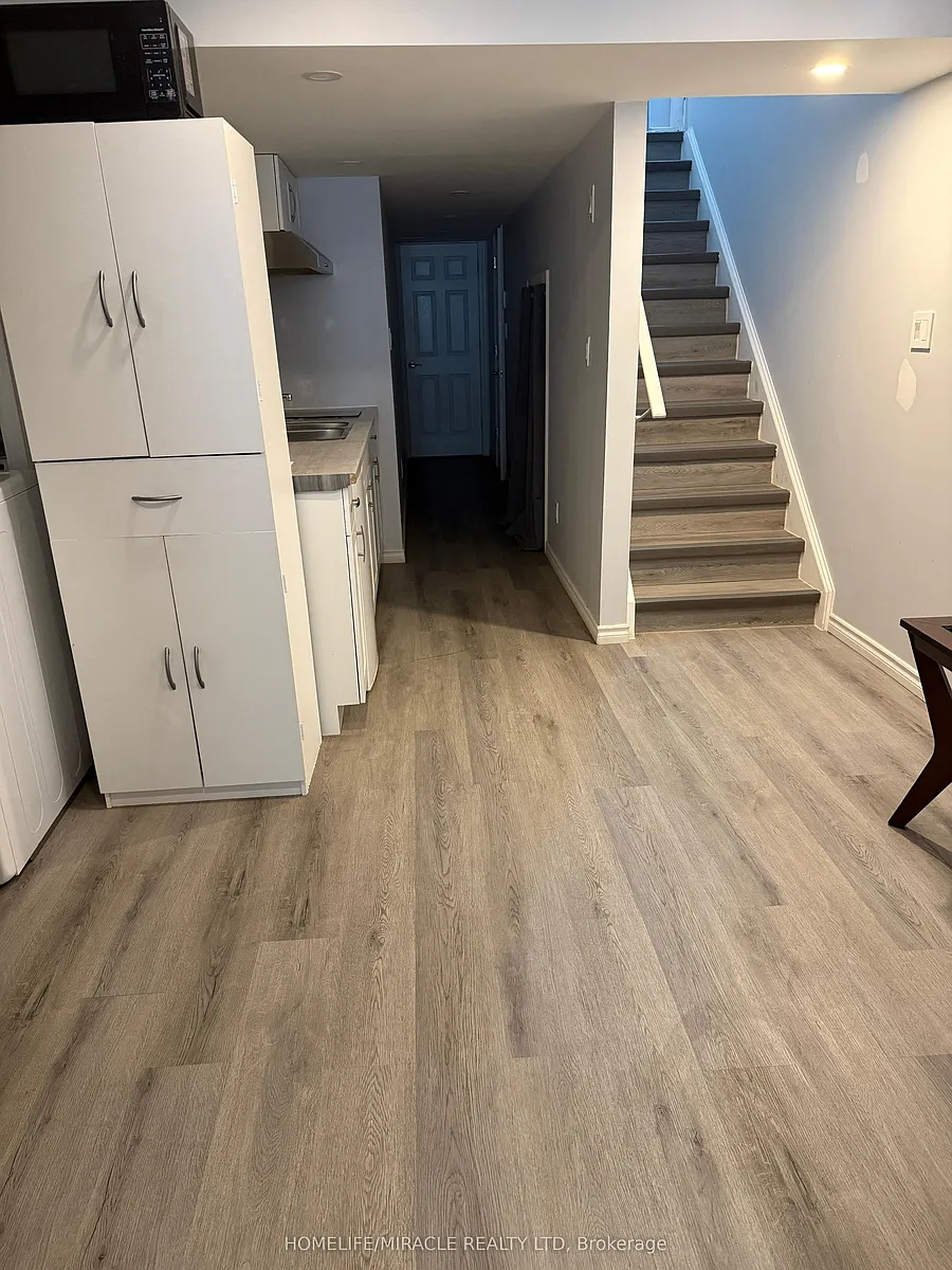 Building Photo - 22 Pondcliffe Dr #BASEMENT