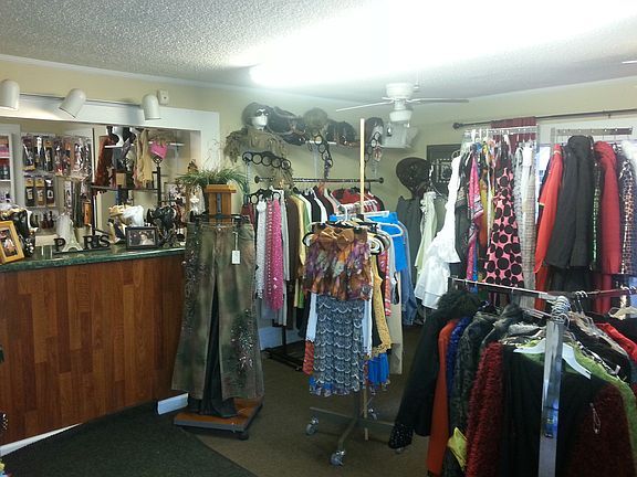 3rd image of 801 E Wood St