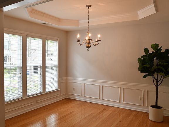 5th image of 3493 Stoneham Dr