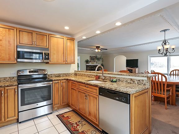 2nd image of 3175 Lincoln Dr
