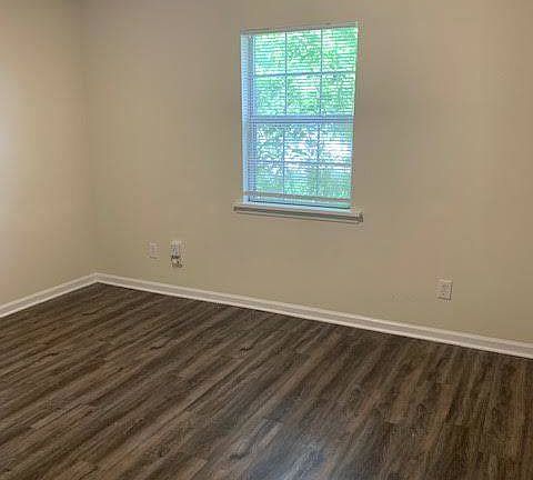 4th image of 4120 Bridge Ct #B