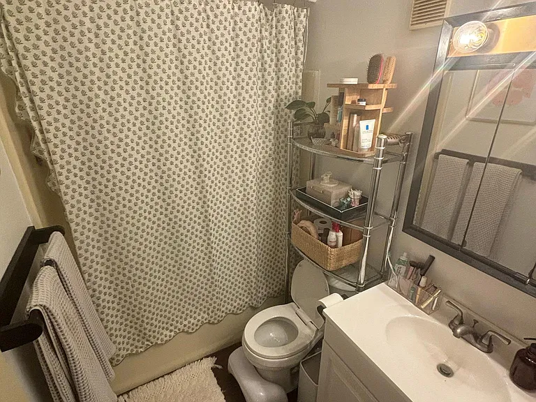 910 Portland Pl #17 — Photo 9
