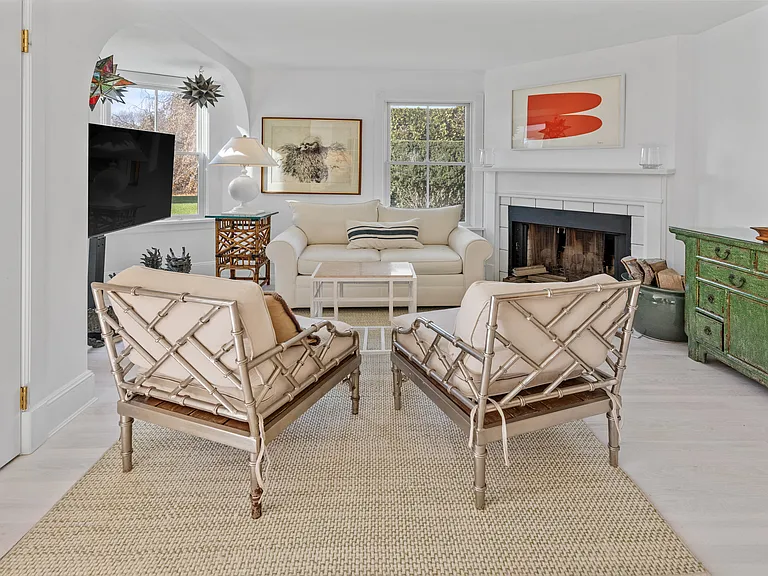305 Hill St — Photo 10