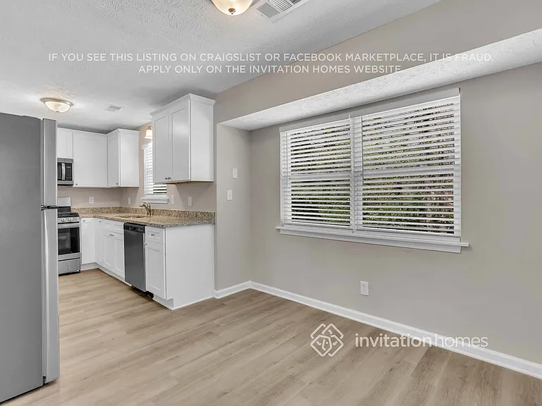 3742 Saddle Ridge Dr — Photo 11