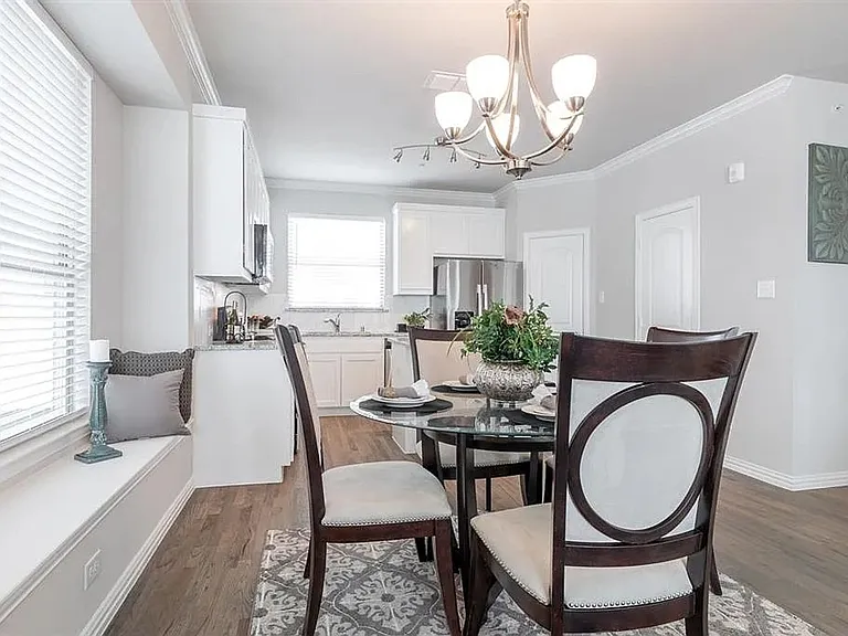 Lamar Townhomes — Photo 17