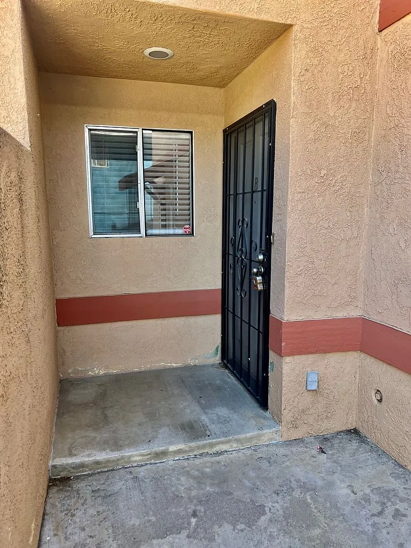 Building Photo - 17441 Ryan Ave #B