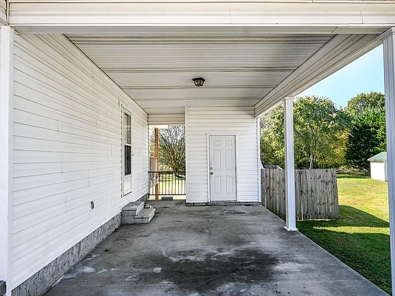4th image of 756 Crab Apple Ln SE