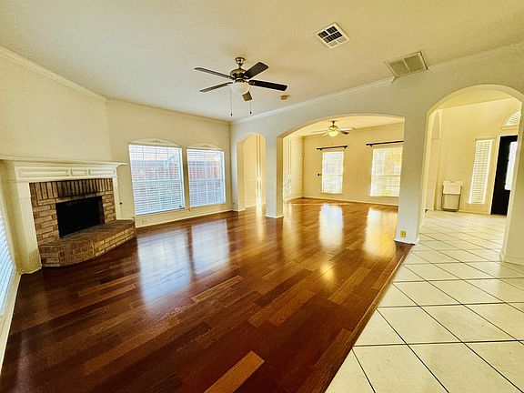 3rd image of 109 Devenshire Dr