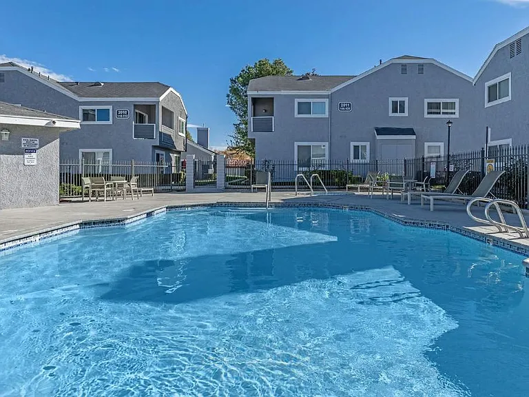 Westwood Park Apartments — Photo 6