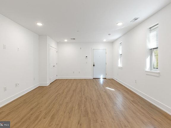 3rd image of 1335 N Marston St Unit 102