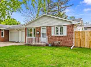 7022 N Kerwood Dr, Peoria, IL 61614