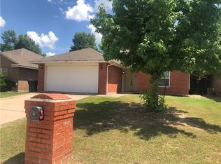 216 Cambridge Dr, Midwest City, OK 73110