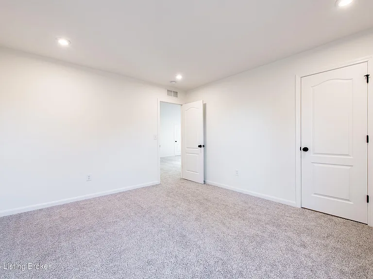 10029 Windcrest Farms Ln — Photo 40