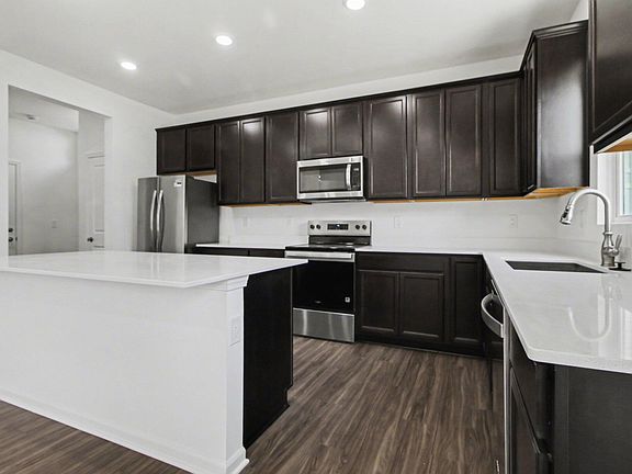 2nd image of 832 Kuss Dr