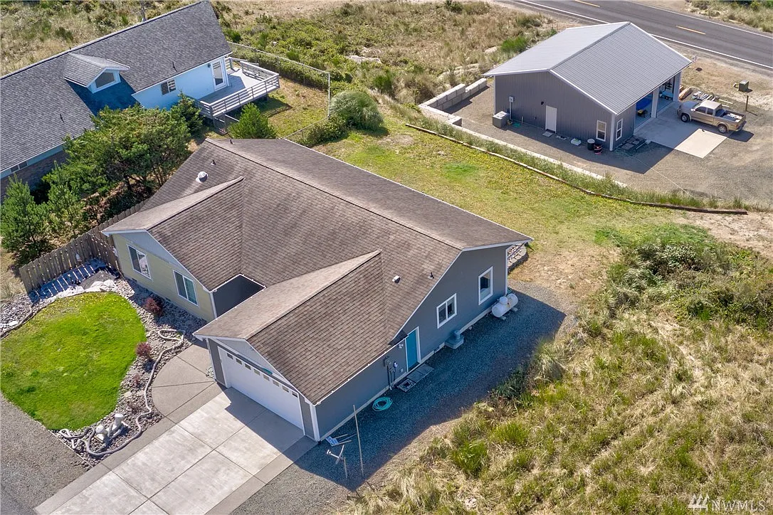 31805 J Pl photo 1