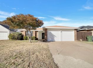 531 Valley Mills Dr, Arlington, TX 76018