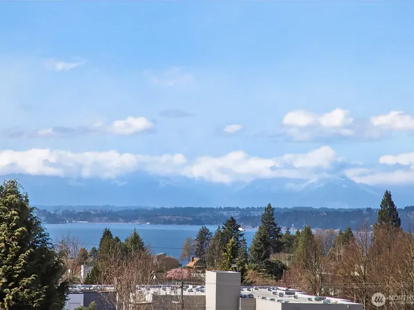 6320 41st Avenue SW #B, Seattle, WA 98136