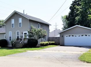 215 Charles St, Carpentersville, IL 60110