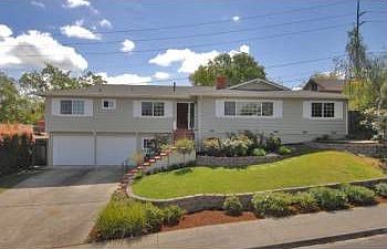 1st image of 851 Chesterton Ave