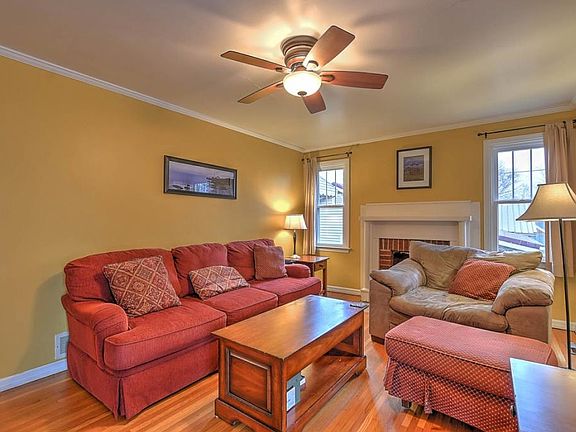 3rd image of 515 Mount Ida Pl