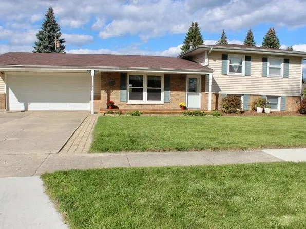 141 Carnation St, Dyer, IN 46311