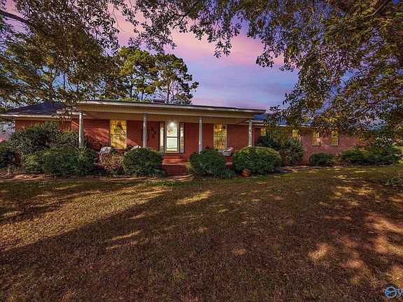 3rd image of 233 Sims Rd