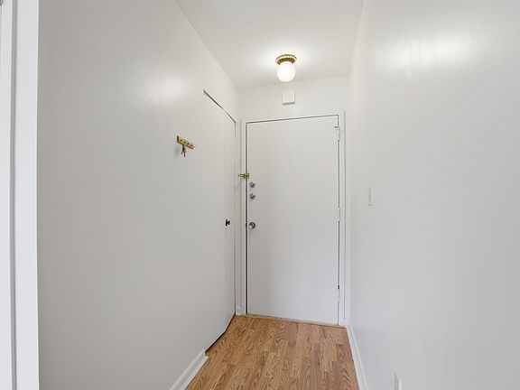2nd image of 1002 Paradise Rd APT 2A