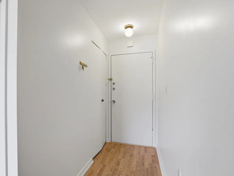 1002 Paradise Rd #2A — Photo 2