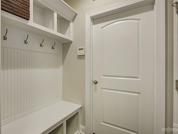 5th image of 1067 Waterlily Dr
