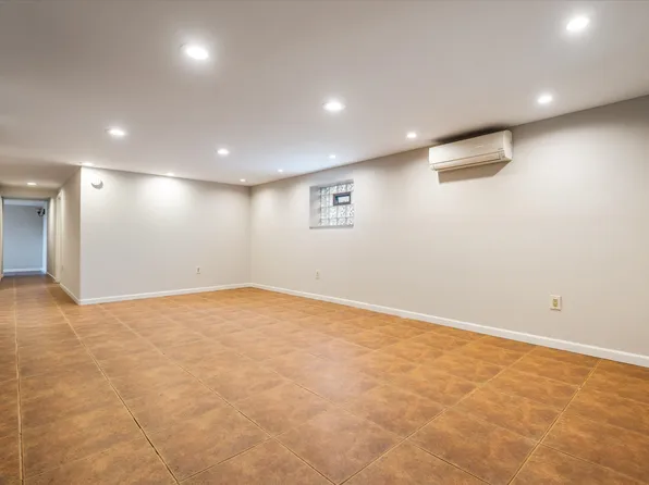 161-40 98th Street image 28 of 36