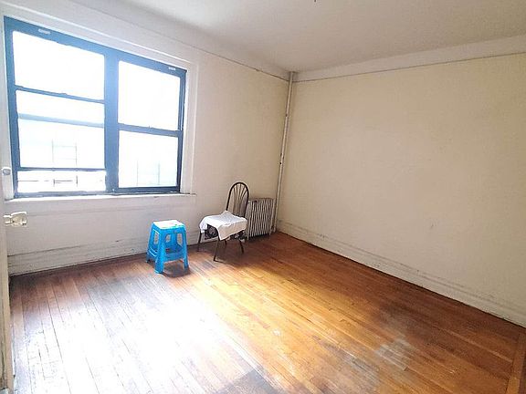 4th image of 667 Ocean Ave #23