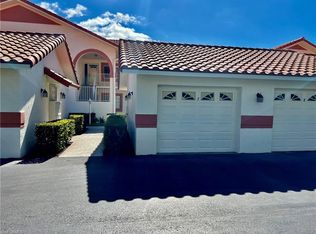 550 Gabriel Cir APT 9, Naples, FL 34104