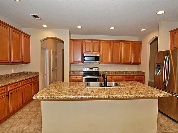2nd image of 10019 Castleberry Blvd
