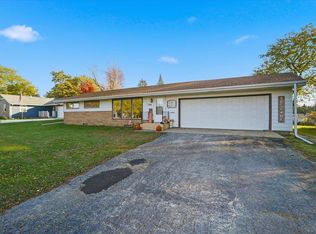 1204 1st St NE, Oelwein, IA 50662
