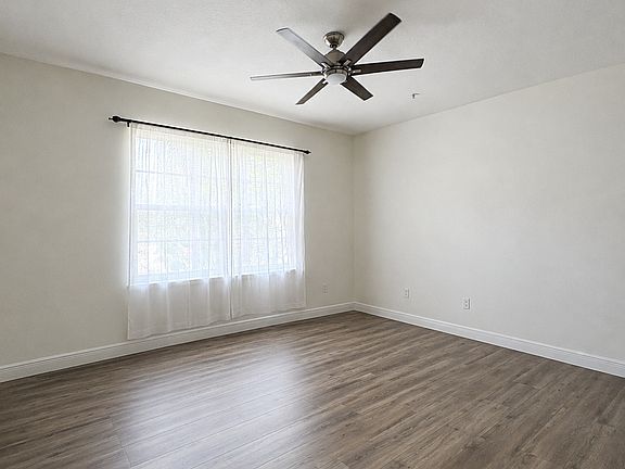 4th image of 111 Arpeicka Ln
