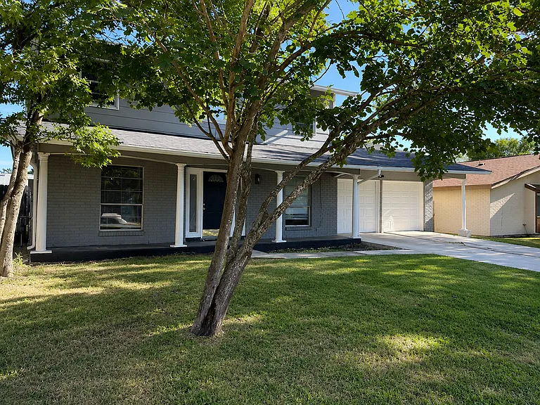 6718 Cypress Lake Dr — Photo 2