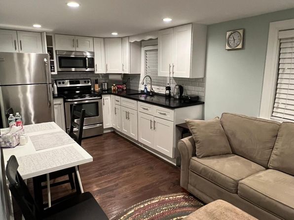 87 Saugatuck Ave #2