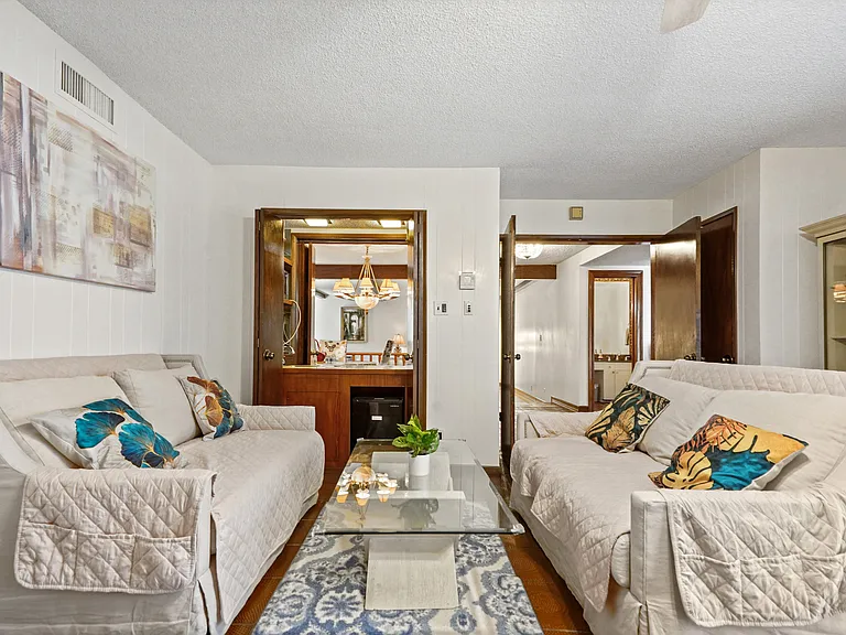 10307 Donna Ave — Photo 9