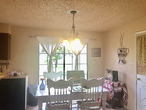 4th image of 1106 Louise St
