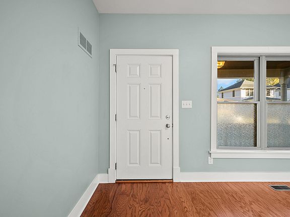 5th image of 1008 California Ave