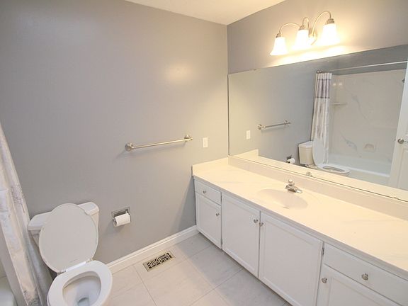 5th image of 3484 E Summer Hill Dr