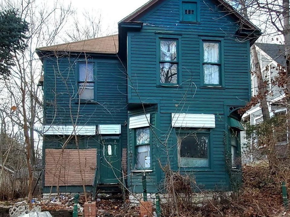 1st image of 513 Camille St