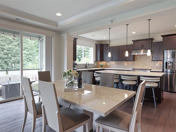 Big Kitchen with lots of room to entertain large gatherings.