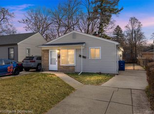 15490 Dixie, Redford, MI 48239